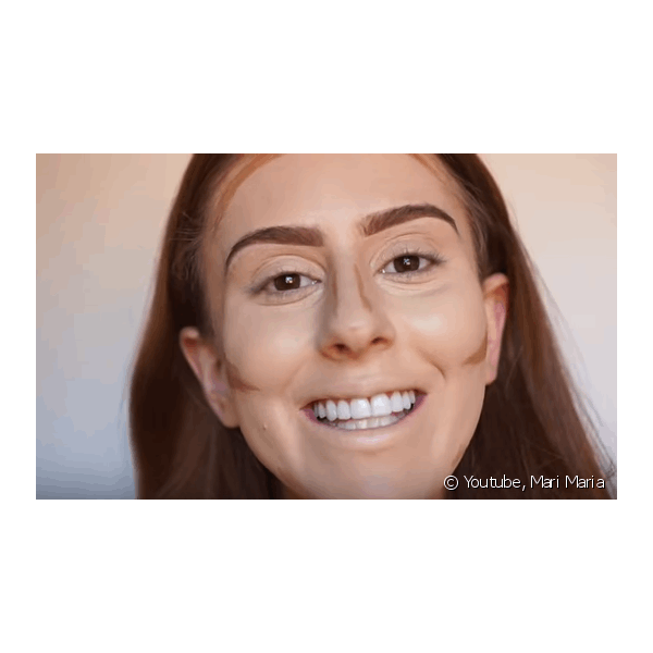 O principal segredo da técnica é criar o sombreamento em três pontos do rosto - como já mostrou a youtuber Maria Maria em seu canal (Foto: Youtube Mari Maria)